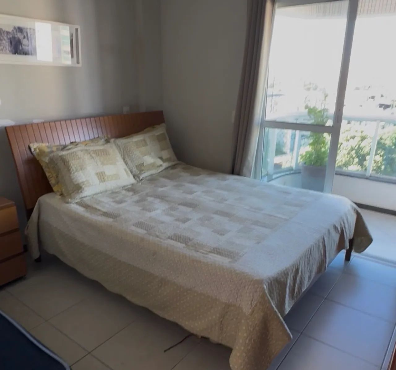 Cama Queen e Colchão 