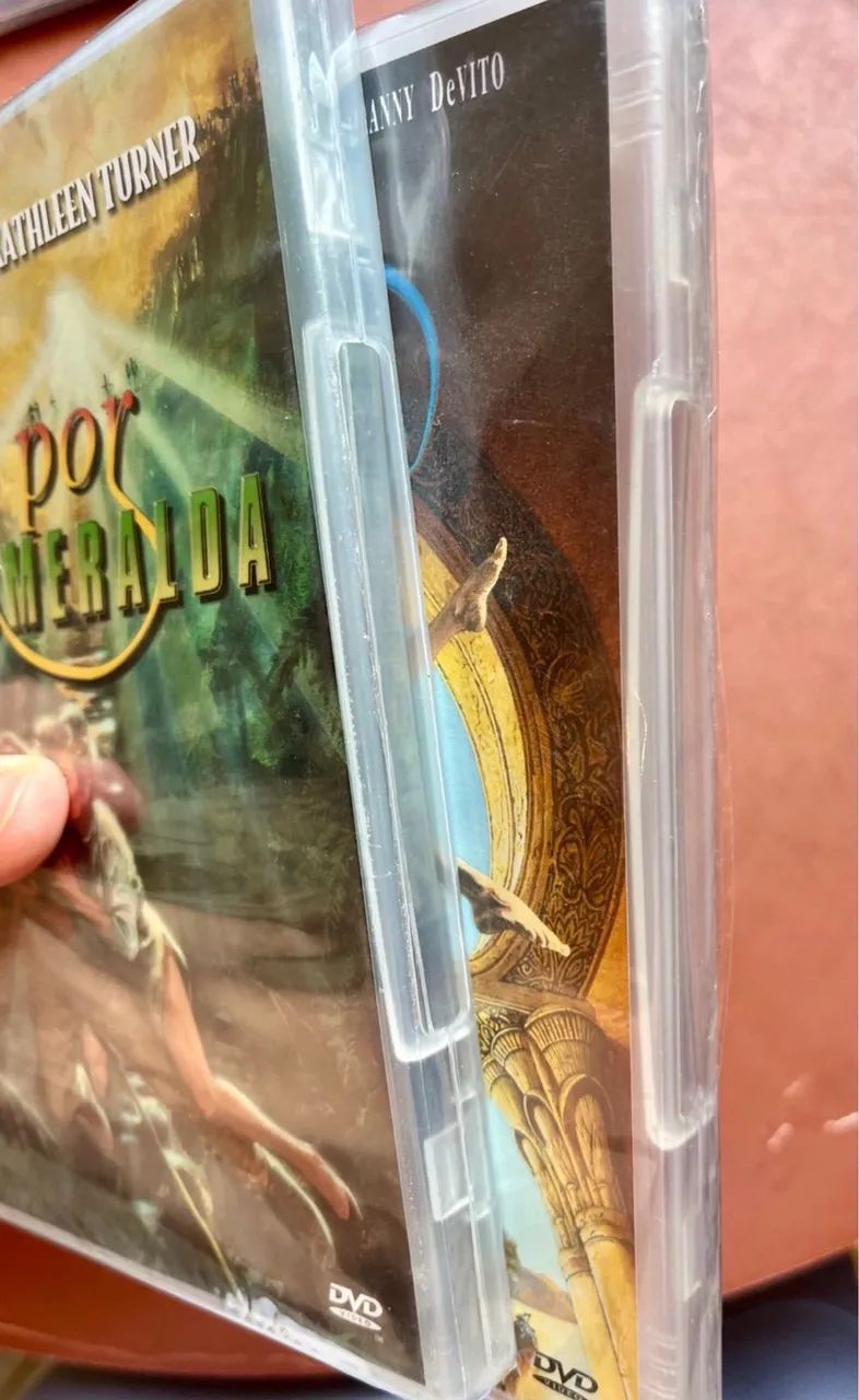 DVDs lacrados: Tudo por uma esmeralda e A joia do Nilo - Foto 4