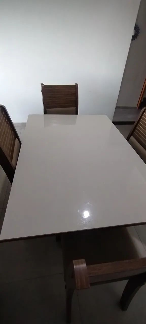 Mesa com 4 cadeiras  - Foto 2