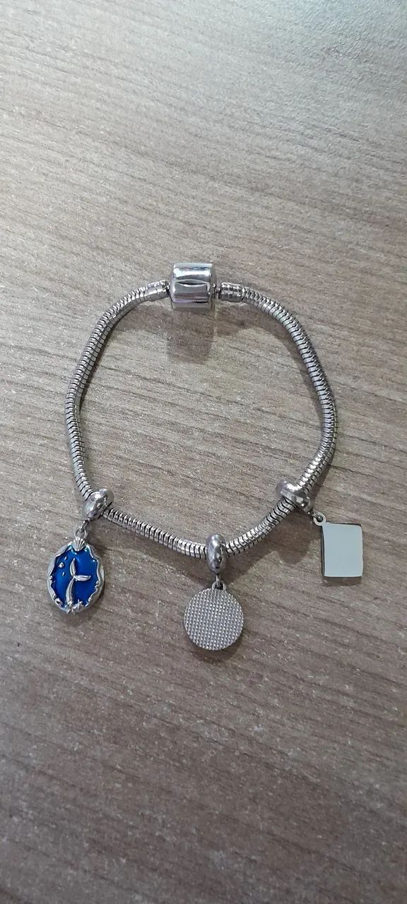 Pulseira com Berloques em Aço - Foto 2