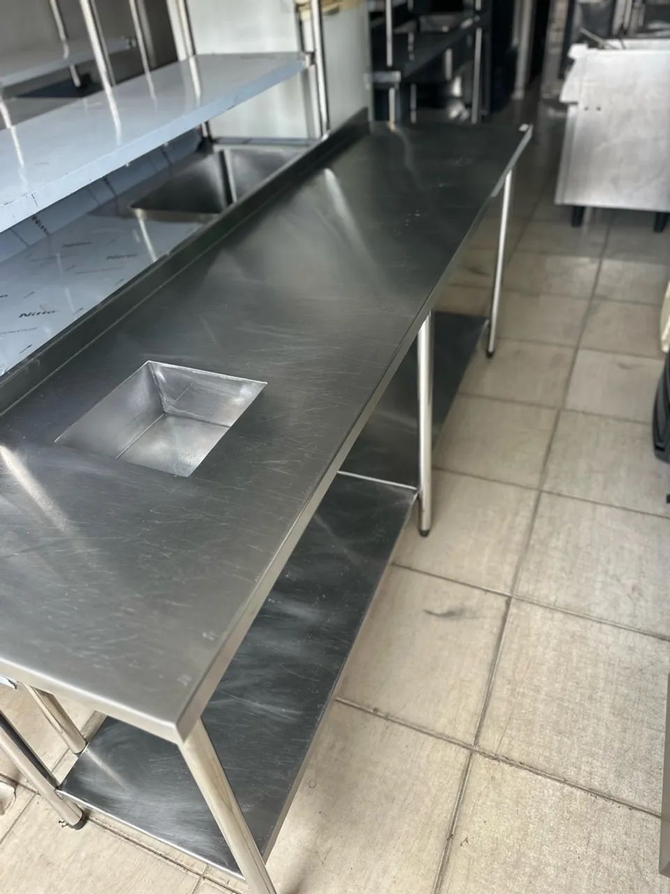 Mesa em inox 2.20x60cm com porta objetos  - Foto 2