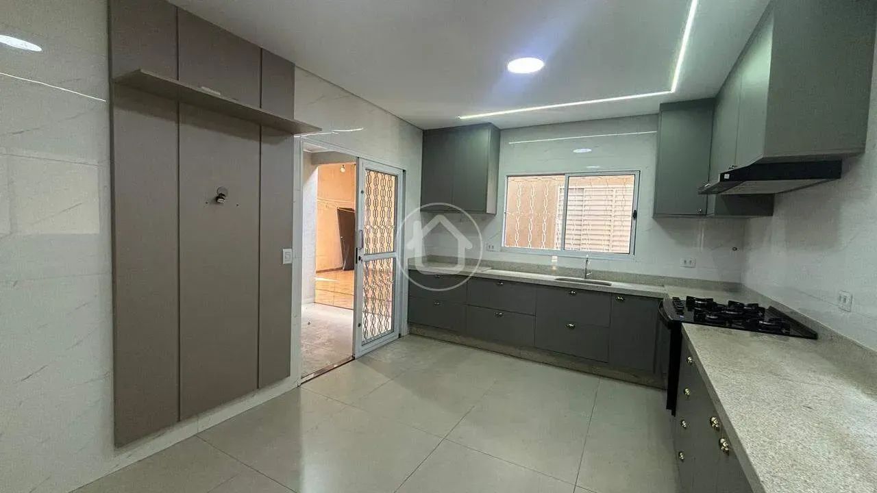 CASA 3 QUARTOS SENDO 1 SUÍTE - Foto 5