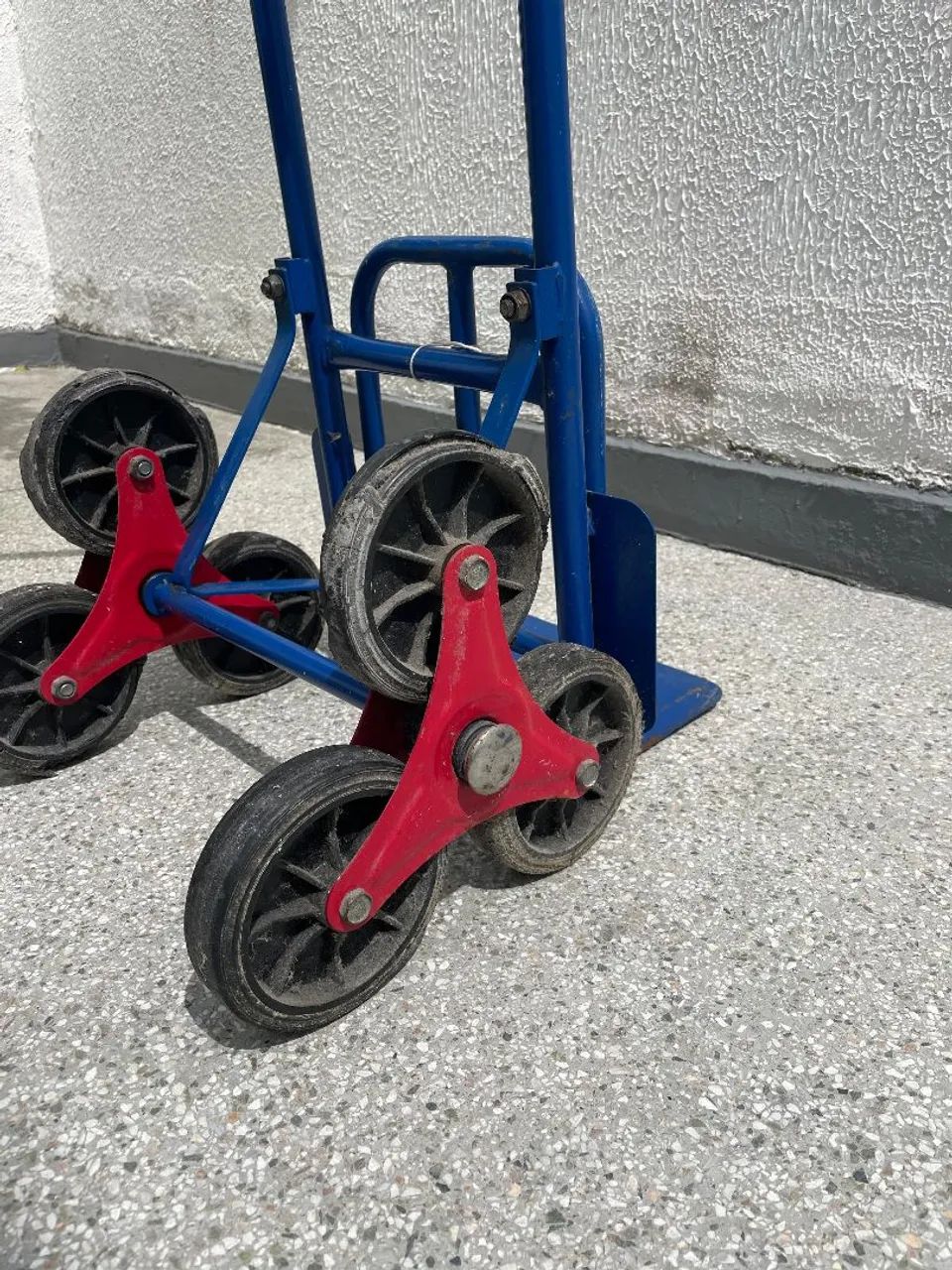 Carrinho de carga sobe escadas - Foto 4