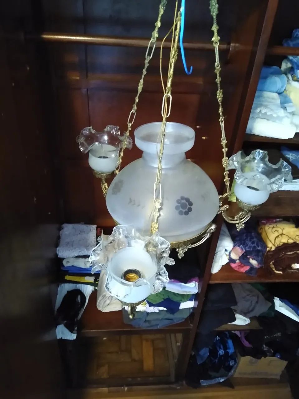 Lustre de bronze com cúpulas trabalhadas  - Foto 5