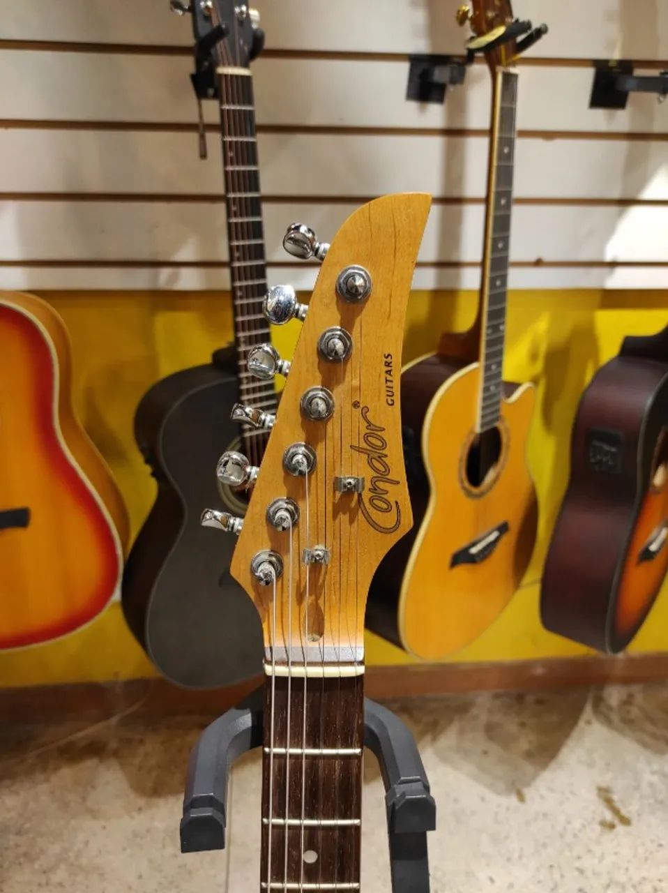 Guitarra Strato Condor  - Foto 2