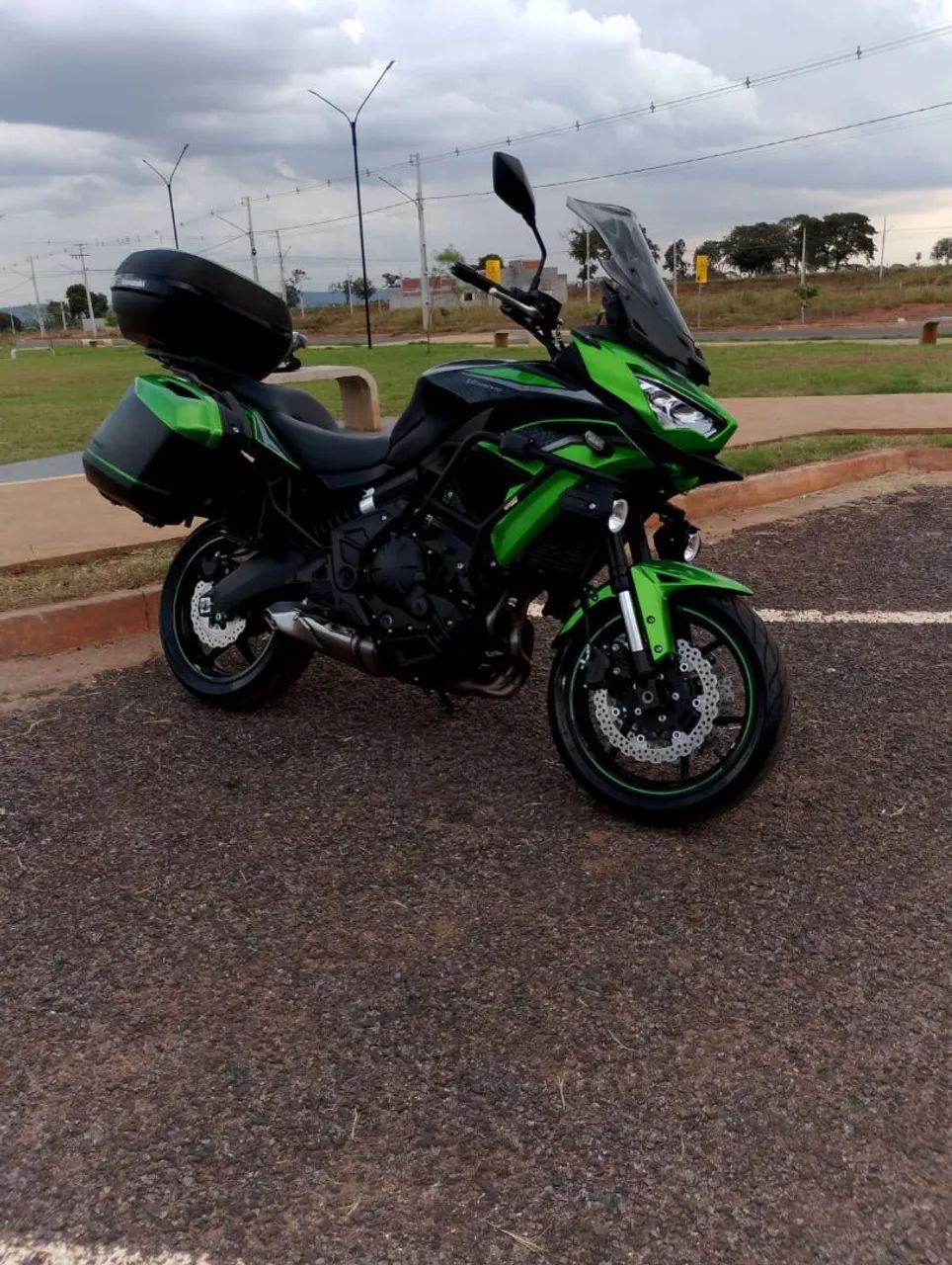 Vendo Kawazaki versys 650 TR - Foto 3