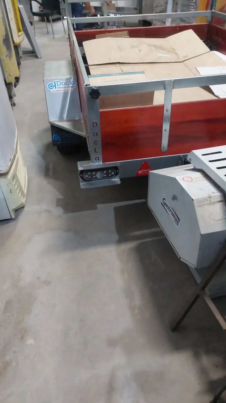 CARRETINHA REBOQUE / NOVA