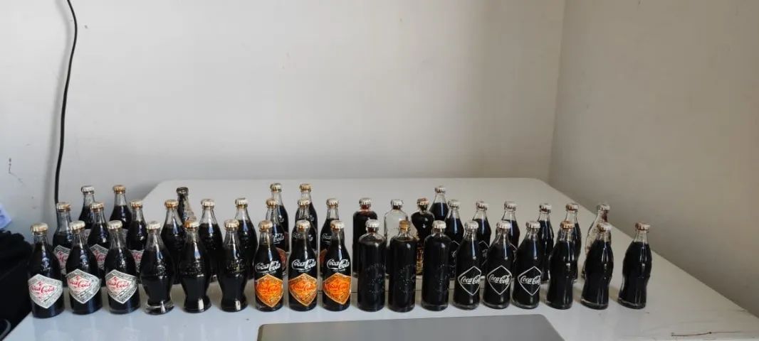 GARRAFINHAS COM MAIS DE UM SÉCULO DA EVOLUÇÃO VISUAL DA COCA-COLA, (Á unidade) - Foto 5