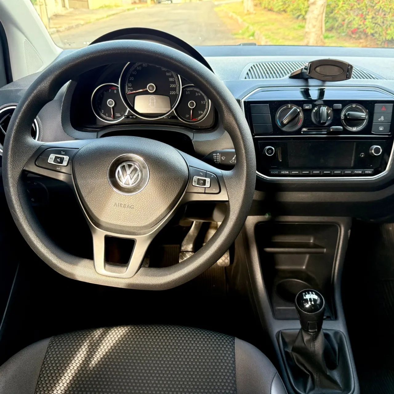 Volkswagen Up! Extreme 1.0 TSI Total Flex 12V 5P 2020 - Foto 8