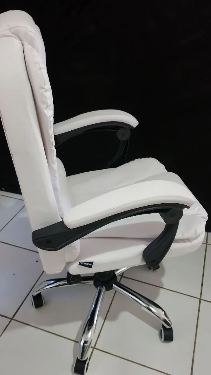 Cadeira ergonômica com apoio de pés 