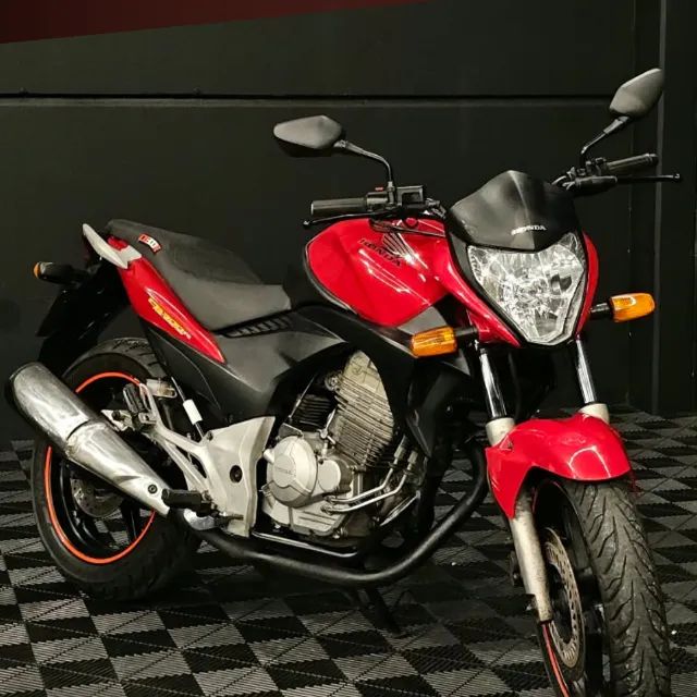 Honda CB 300R 2012 Vermelha