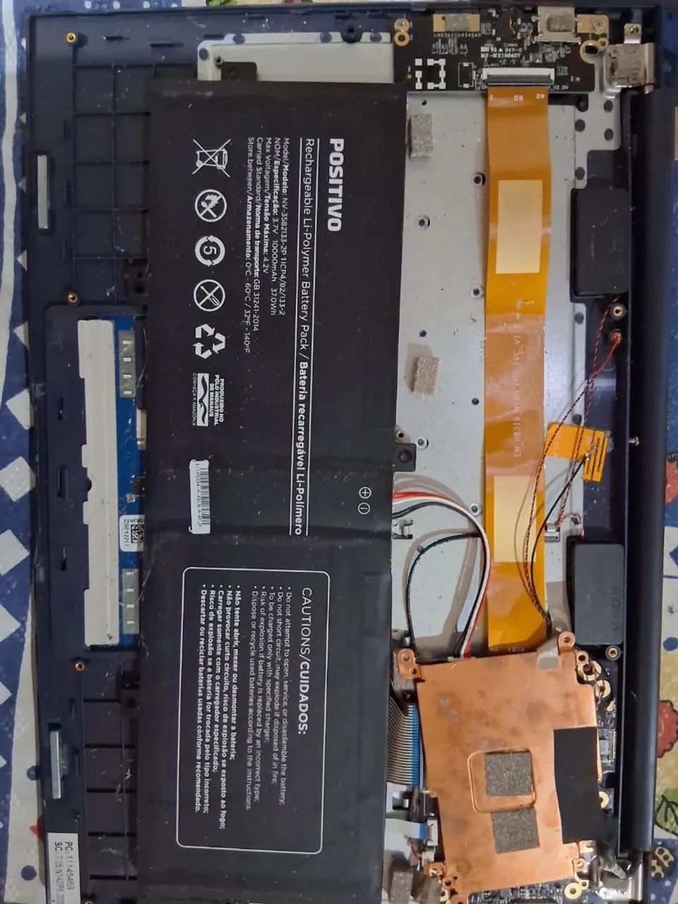 Vendo Notebook Positivo Motion Plus Q464B para retirada de peças 