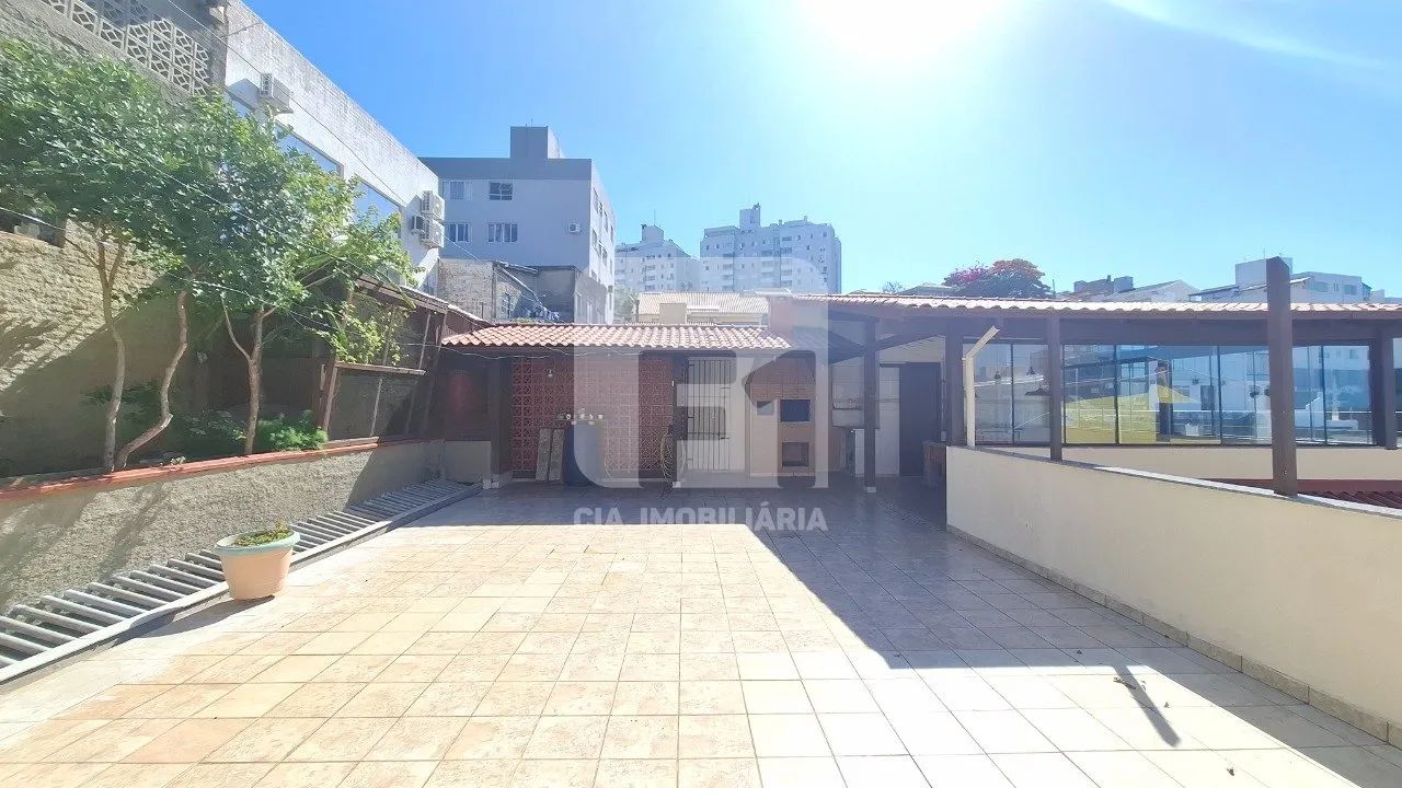 Casa de 4 dormitórios à venda no Estreito