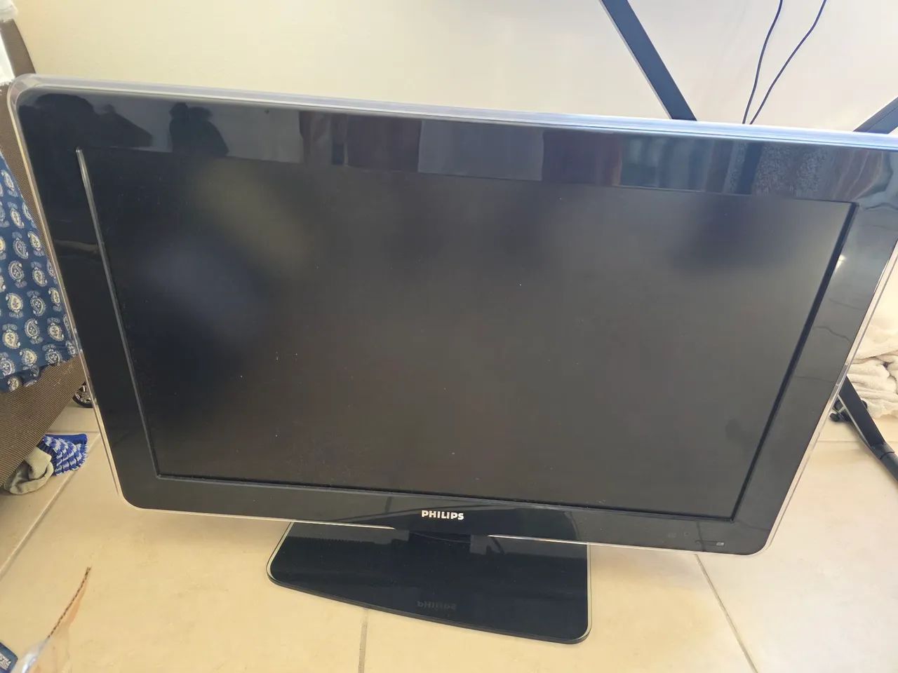 Tv 32 philips lcd não é smart