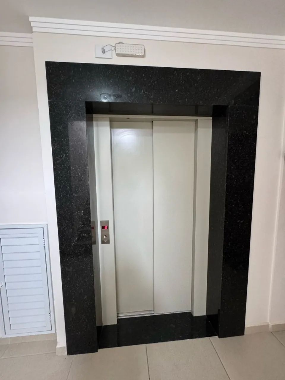 Cobertura mobiliada com 3 dormitórios + terraço à 600m da Praia dos Ingleses! - Foto 4