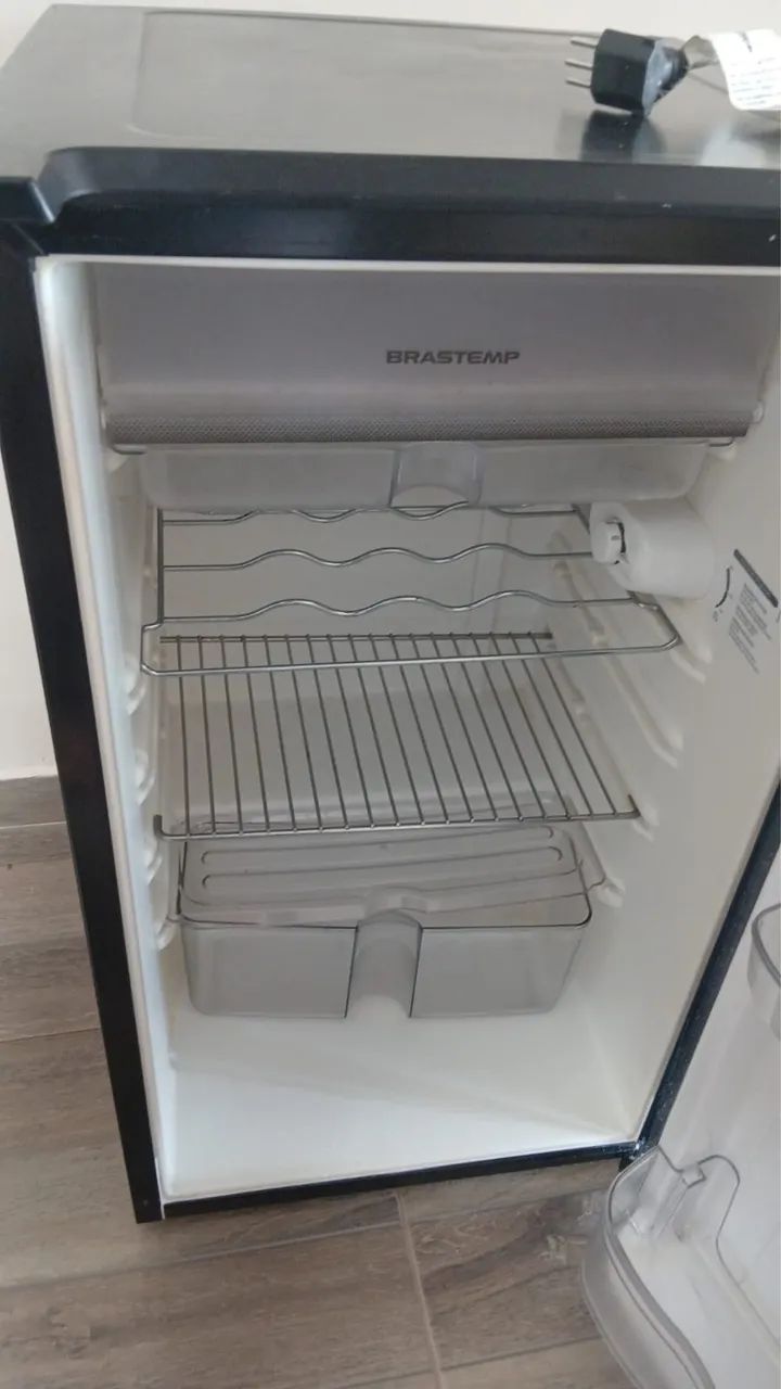 Frigobar Brastemp Inox - Excelente Estado - Pouco Uso - Foto 2