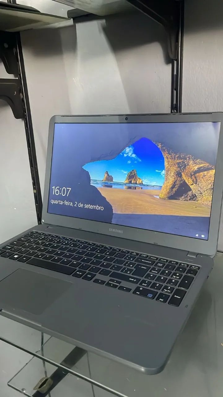 Notebook Samsung i3 seminovo