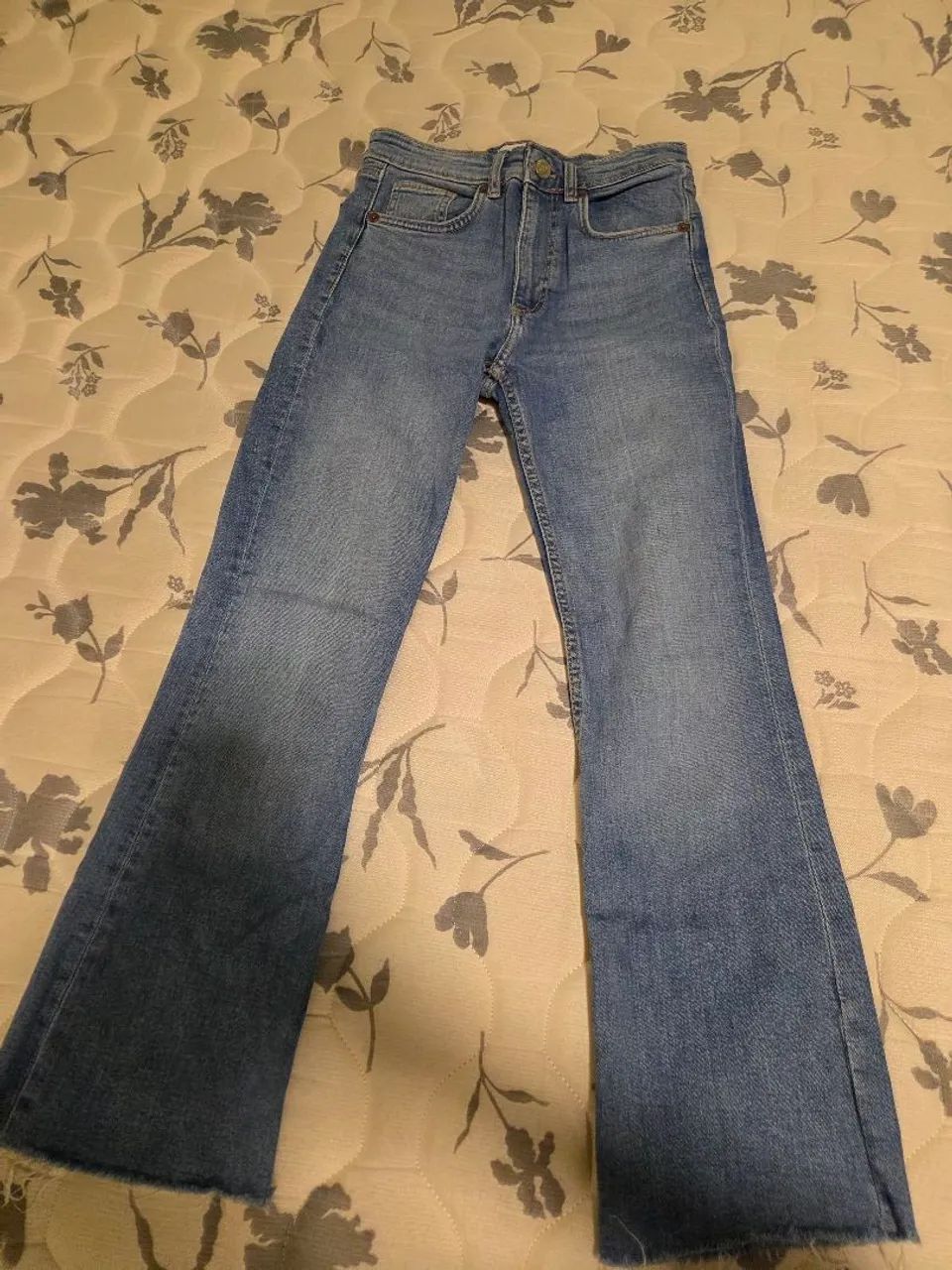 Calça jeans zara tam 36 - Foto 2