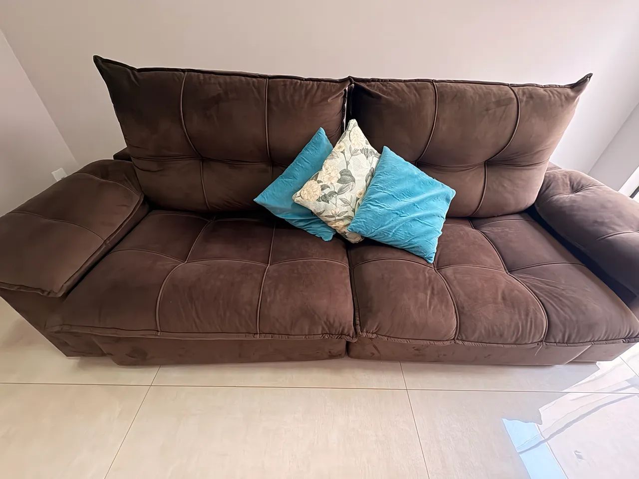SOFÁ RETRÁTIL RECLINÁVEL MARROM VELUDO 2,80? - Foto 2
