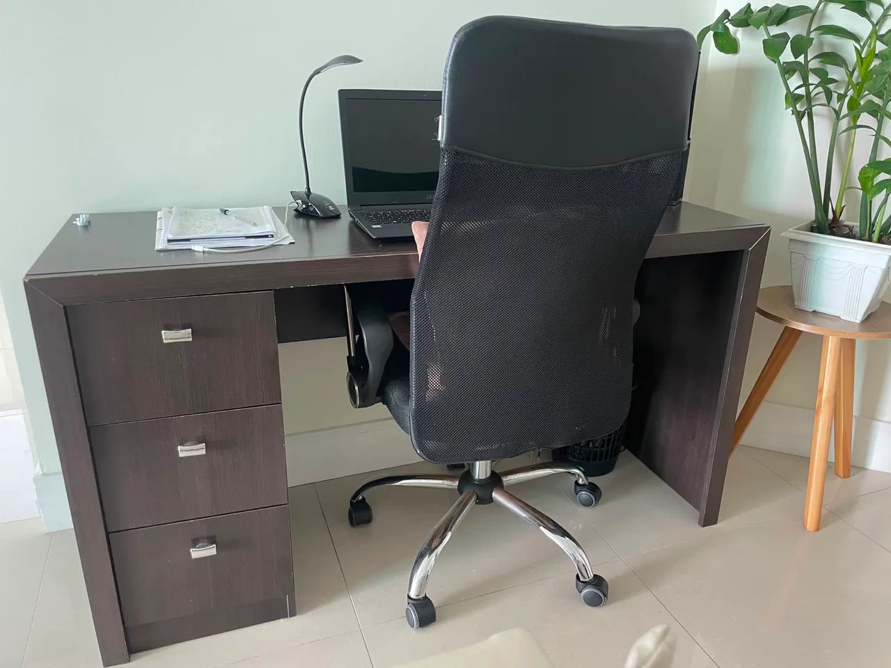 Escritório computador com 3 gavetas  - Foto 4