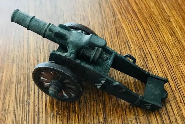 Apontador - miniatura de canhão, em metal. - Foto 4