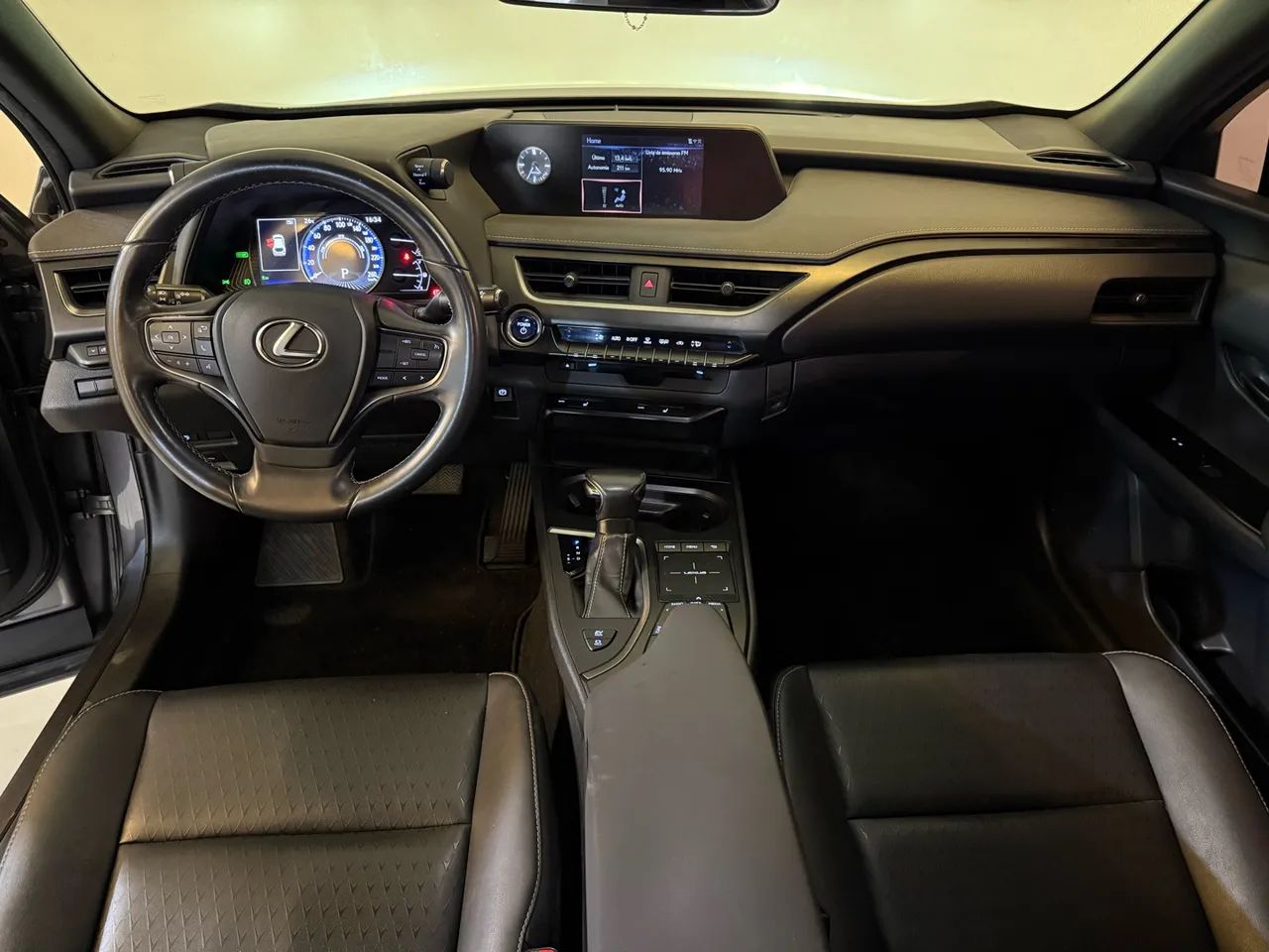 Lexus UX-250h Dynamic 2.0 16V Aut.(hybrid), foto 10 de 10