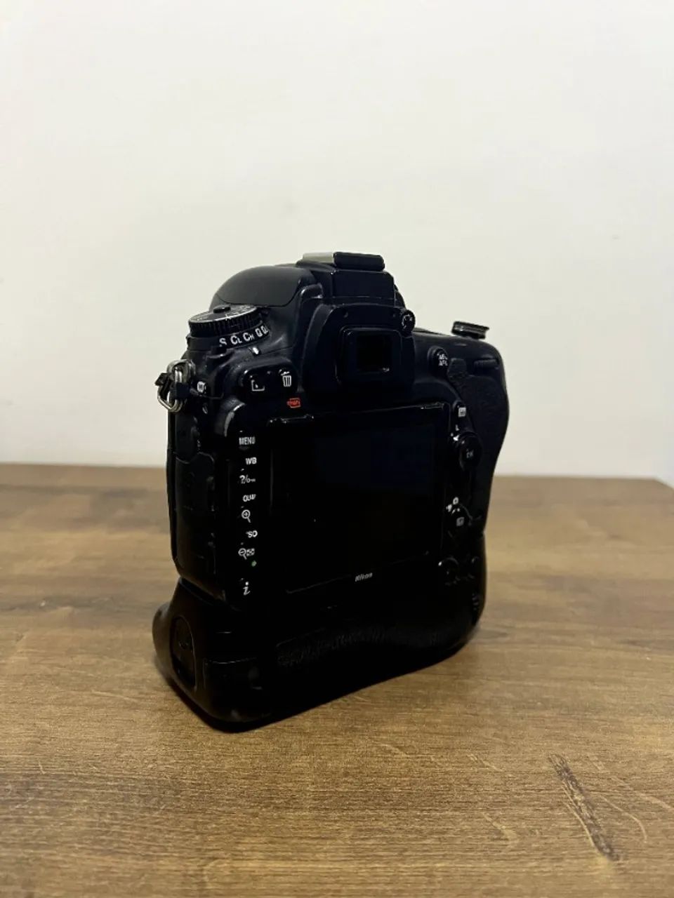 Nikon D750 com grip incluso - USADA  - Foto 2