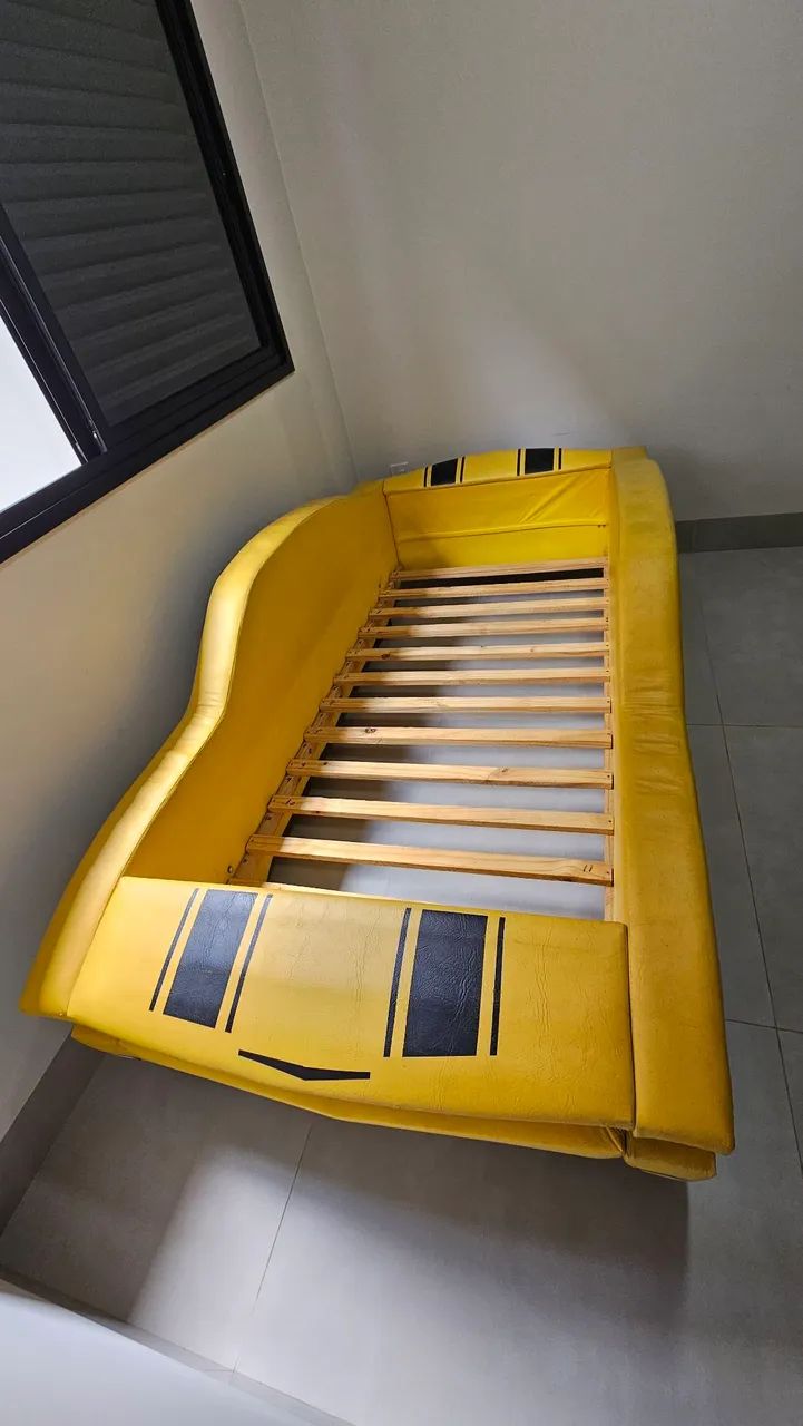 Cama Solteiro de Carro Camaro Amarela Estofada! - Entrega  Grátis  - Foto 2