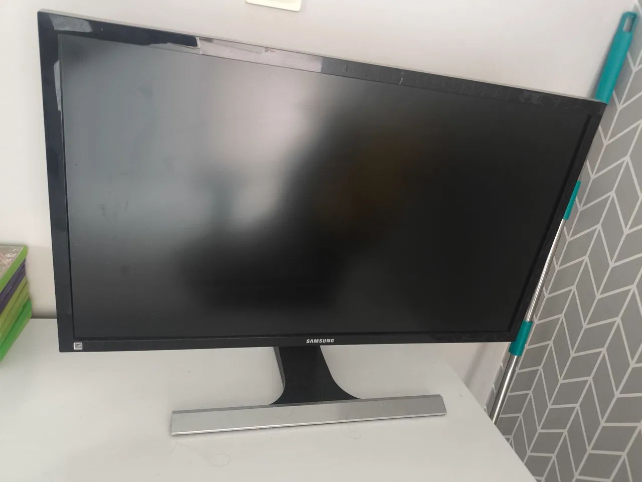 MONITOR 4K SAMSUNG - 28 POLEGADAS 