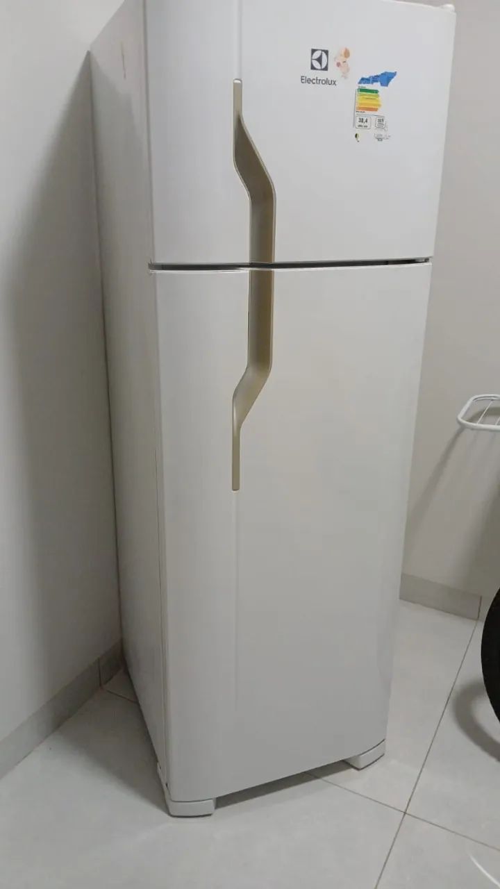 Geladeira usada muito bem conservada 