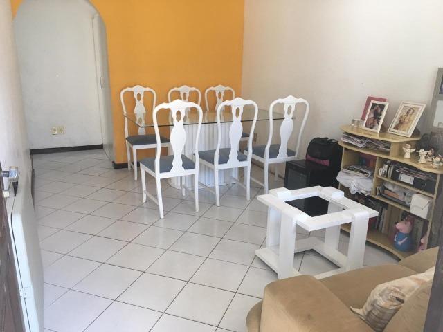 Casa em Buraquinho para fins comerciais