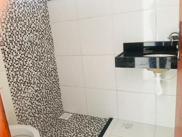 Linda casa com documentação grátis 2 quartos e 2 suites,entrada em 12x , * - Foto 17