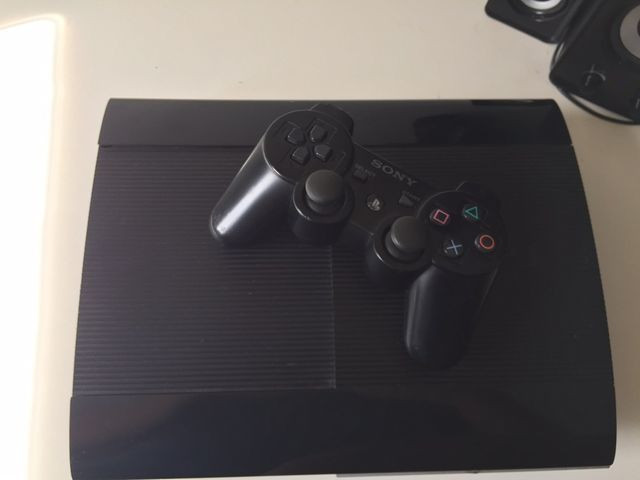 PS3 Superslim+1 controle e 16 jogos originais