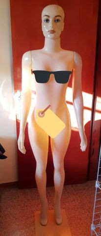 Manequim feminino