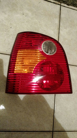 Lanterna traseira esquerda Volkswagen polo Hatch