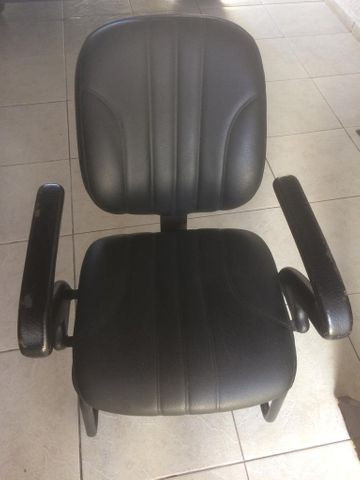Cadeira presidencial para escritório r$ 280 cadeira com braço 180 - Foto 2