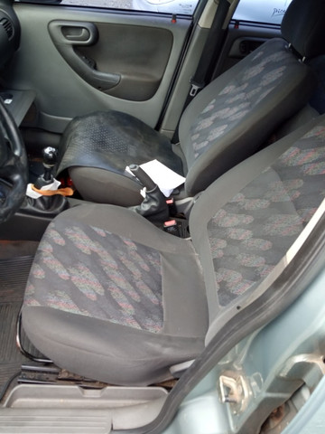 Corsa Hatch 1.0 8v 2003 Sucata para peças DL27 - Foto 4