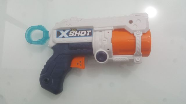 Nerf X-Shot com mais 3 dardos de espuma de brinde