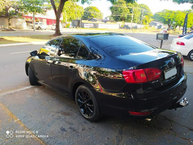 Vendo jetta 2011 preto mais top de gyn