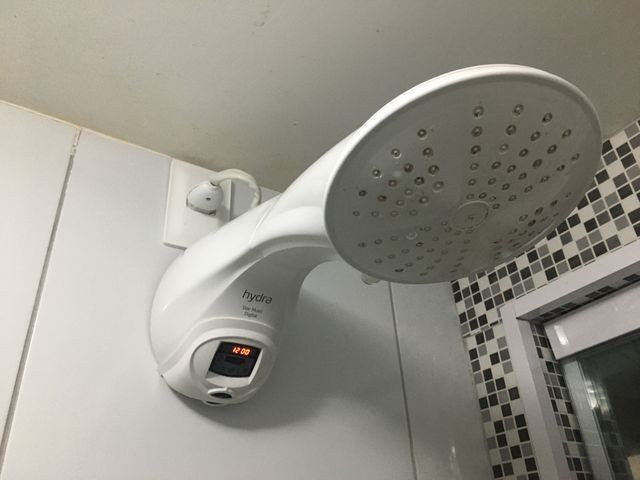 Chuveiro elétrico da marca HYDRA - Foto 3