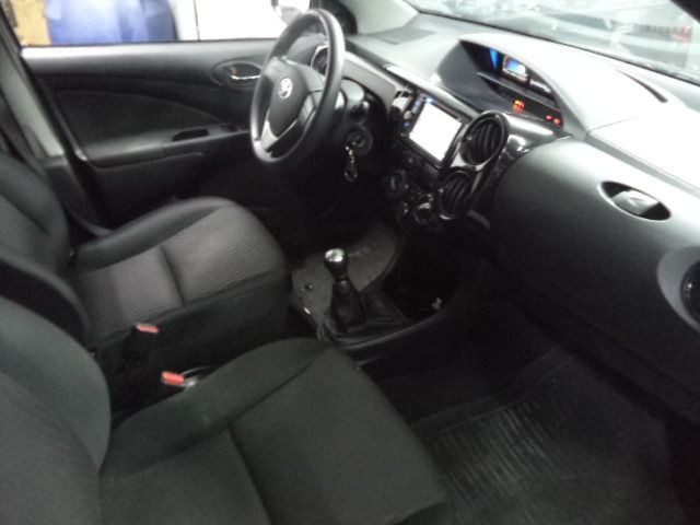 Toyota Etios Sedan 1.5X Flex Completo 2017 Cinza - Foto 9