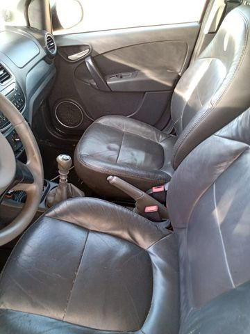 Carro Grand Siena Atractiv - Foto 6
