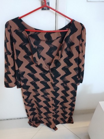 Vestido de seda comprado na Inglaterra  semi-novo - Foto 2