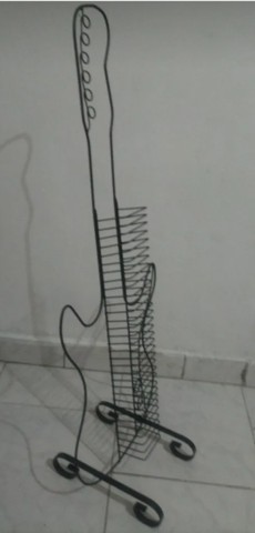 Guitarra Porta CDs com capacidade para 35 CDs - Foto 4