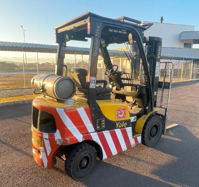 Empilhadeira Yale 2,5 toneladas 2016  - Foto 2