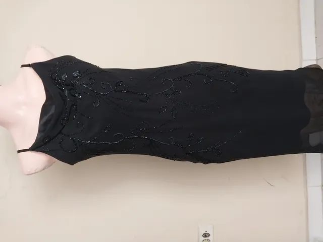 Vestido tubinho preto com 2024 pedraria