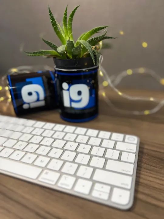 Magic Keyboard with Touch ID Model A2449  Acompanha caixa  3 meses de garantia - Foto 2