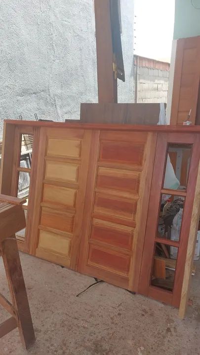 Portas de madeira maciça - novas