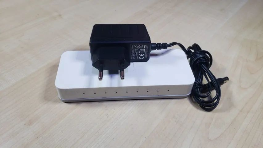 Switch D-link Des-1008c Hub