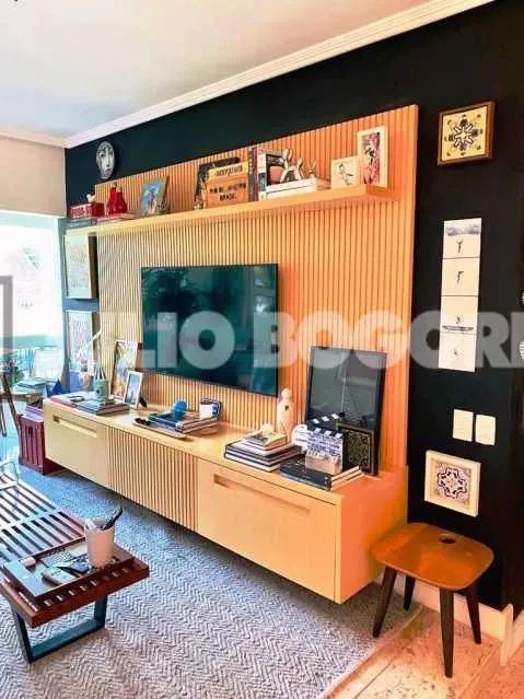 2 Quartos, vaga, 94m²,reformado.